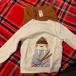 NWT- 2 piece sweatshirt outfit, Carters, Boys 3T